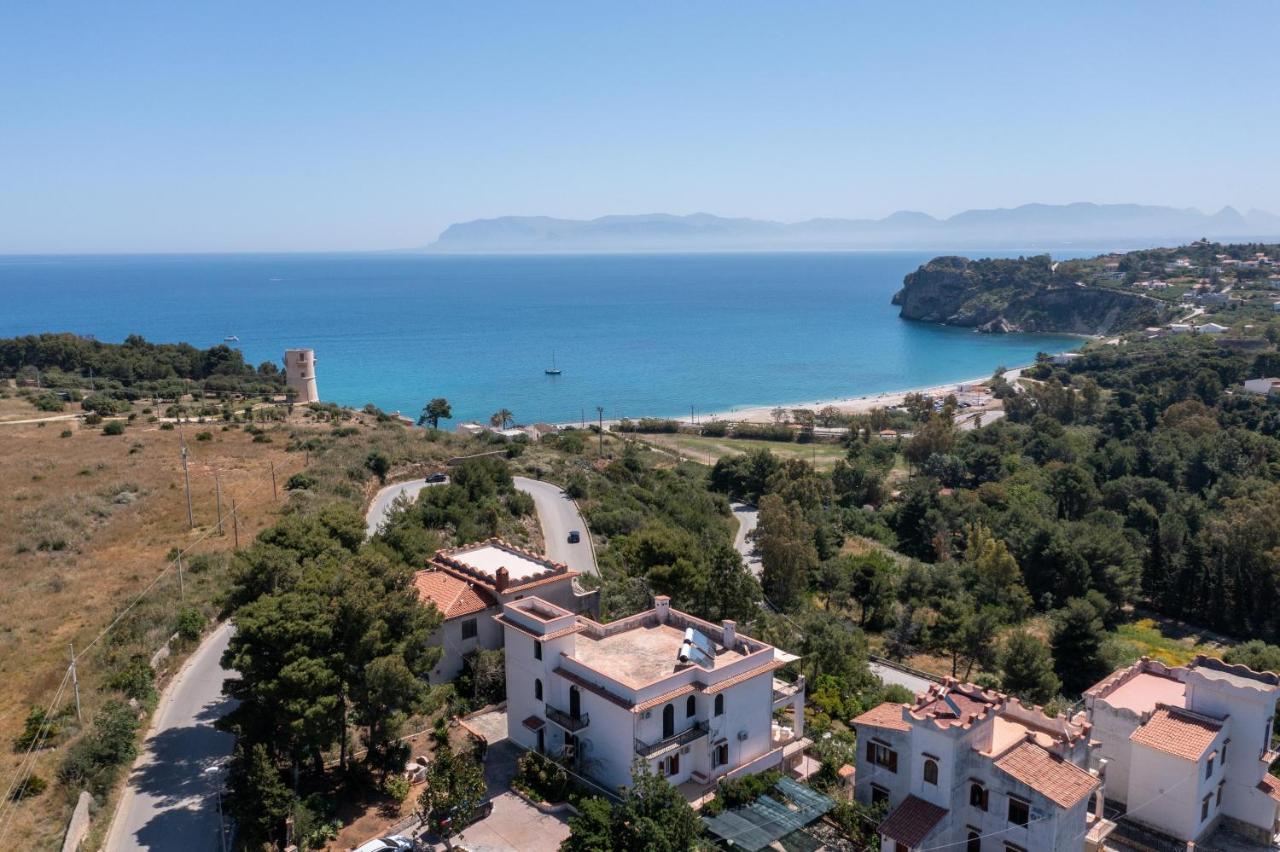 カステッランマーレ・デル・ゴルフォ Casa Vacanze Baia Di Guidalocaヴィラ エクステリア 写真