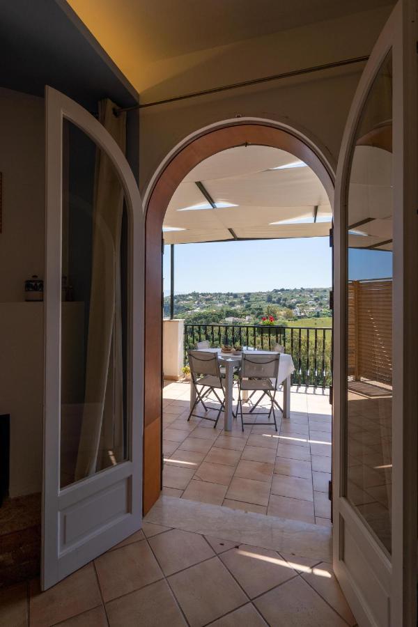 カステッランマーレ・デル・ゴルフォ Casa Vacanze Baia Di Guidalocaヴィラ エクステリア 写真