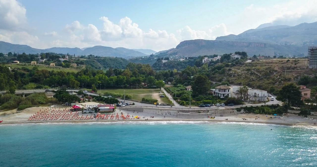 カステッランマーレ・デル・ゴルフォ Casa Vacanze Baia Di Guidalocaヴィラ エクステリア 写真