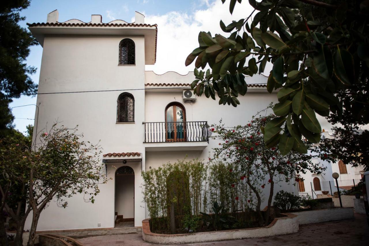 カステッランマーレ・デル・ゴルフォ Casa Vacanze Baia Di Guidalocaヴィラ エクステリア 写真