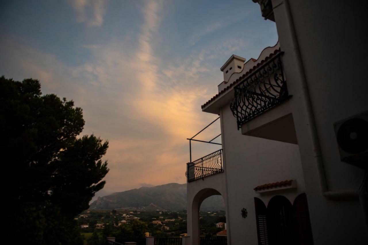 カステッランマーレ・デル・ゴルフォ Casa Vacanze Baia Di Guidalocaヴィラ エクステリア 写真