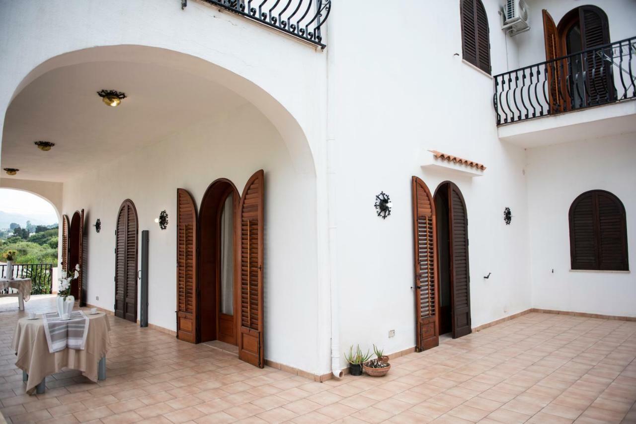 カステッランマーレ・デル・ゴルフォ Casa Vacanze Baia Di Guidalocaヴィラ エクステリア 写真